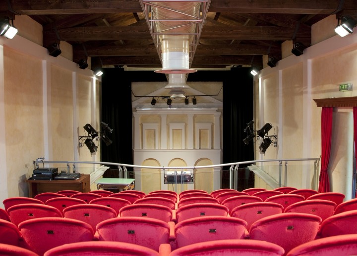 Teatro Lazzari - Spettacolo in Emilia-Romagna